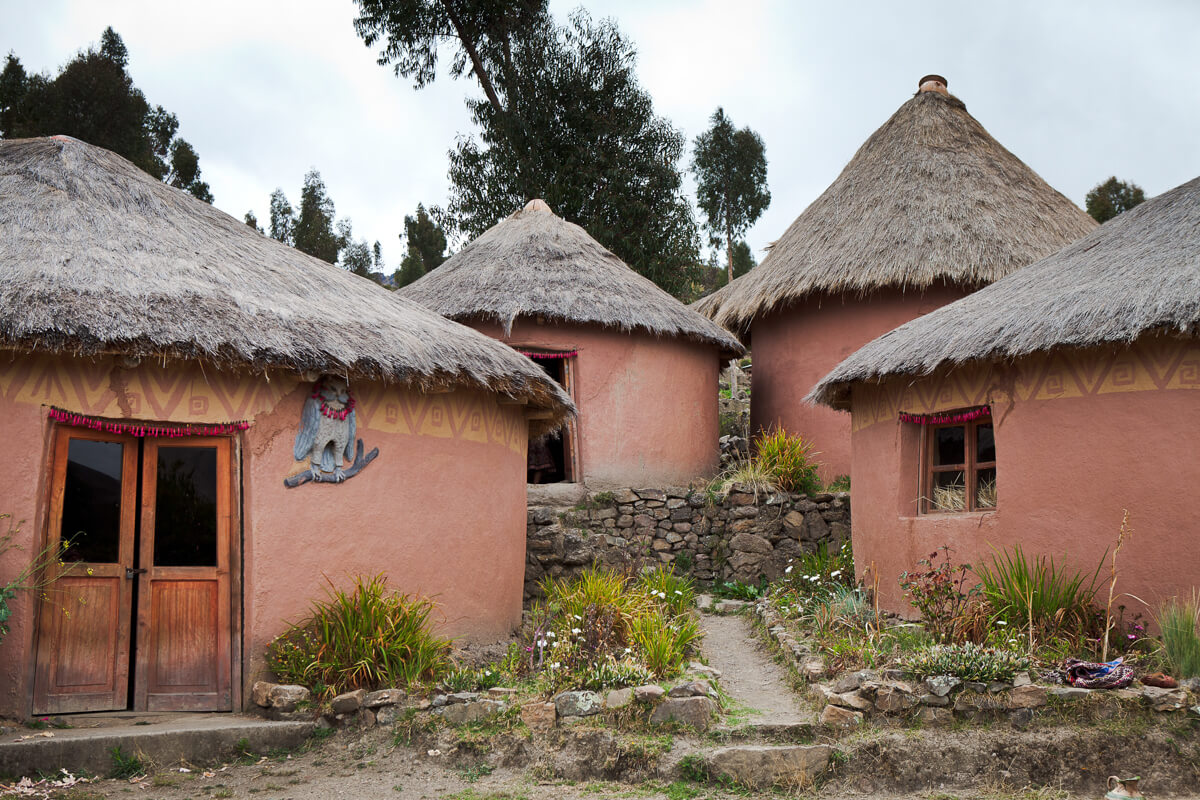 Amaru houses